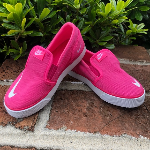 Nike Other - Nike hot pink and white kids sneakers size 10C